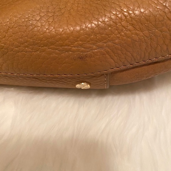 Tory Burch Amanda Hobo Bag - Picture 4 of 6